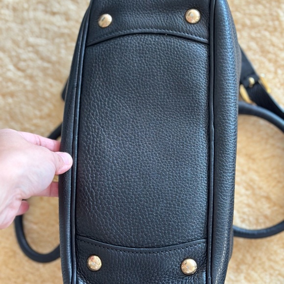 Prada leather handbag in pristine condition - Picture 9 of 14